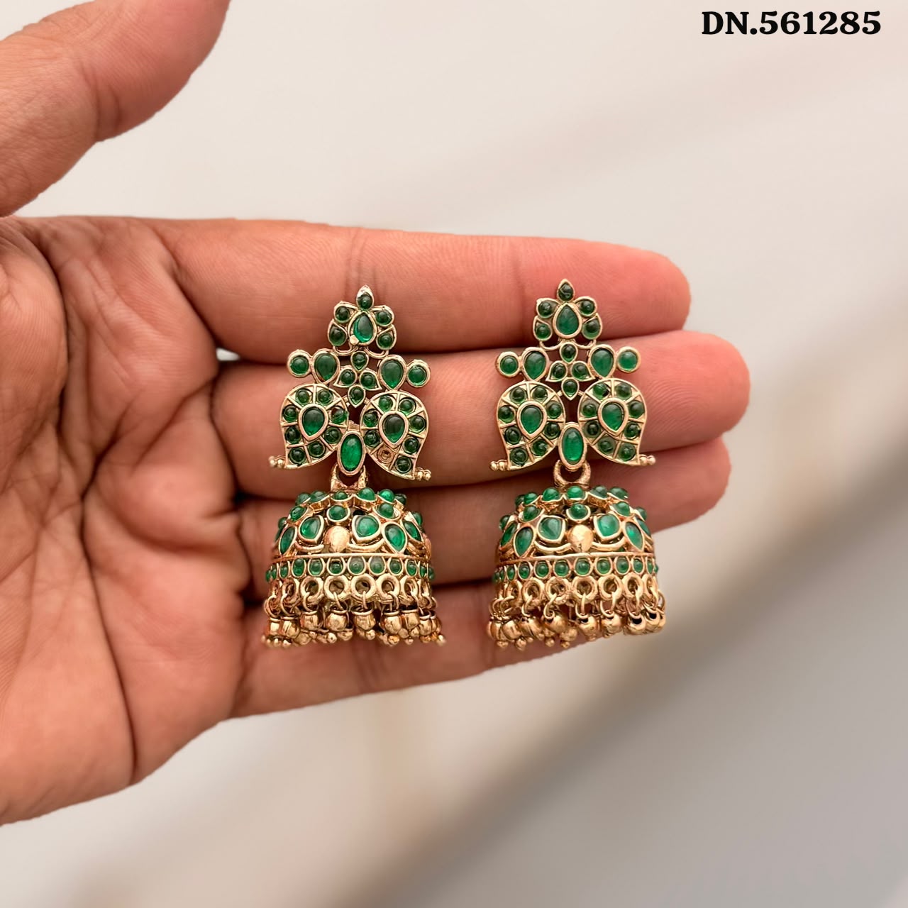 Women Gold Plated Kundan Stone Jhumka Earrings